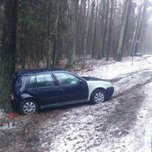 POLICJANCI PRACOWALI NA MIEJSCU WYPADKU DROGOWEGO