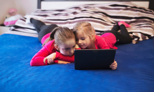 Bezpieczeństwo dziecka w internecie a gry online – jak sobie radzić z problemem?
